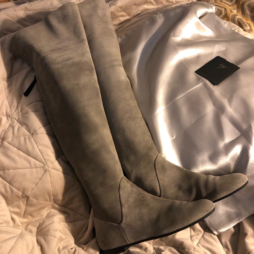 GIUSEPPE ZANOTTI ⚠️SOLD ⛔️